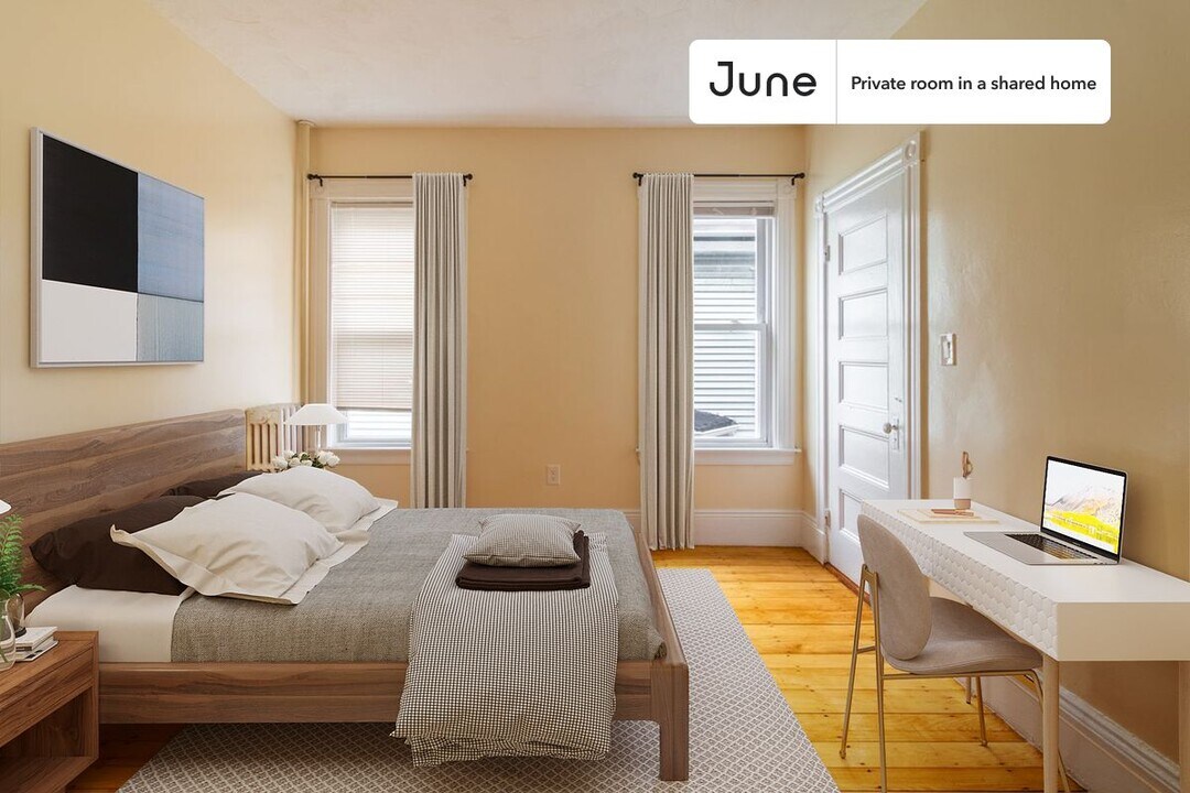 Private bedroom in 4 bed/1 bath Home in Boston, MA - Building Photo