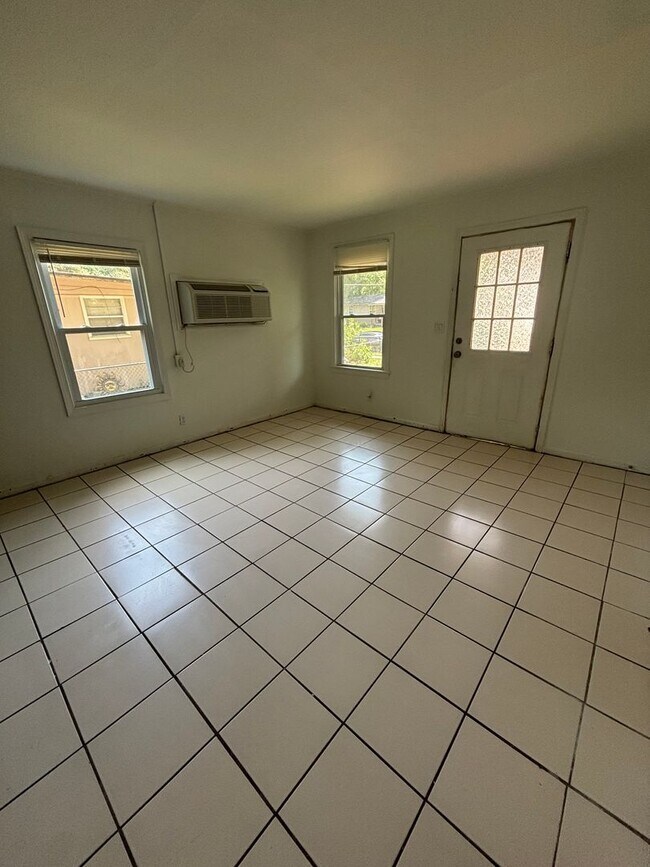 4919 40th St Cir in Jacksonville, FL - Building Photo - Building Photo