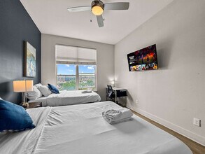 310 N Malcolm X Blvd in Dallas, TX - Building Photo - Building Photo