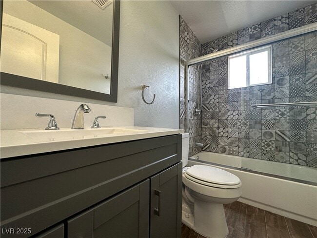 property at 625 N 11th St