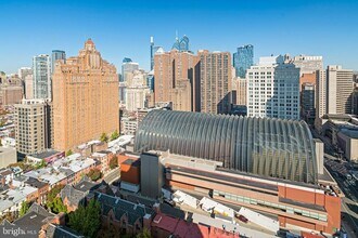 440 S Broad St in Philadelphia, PA - Building Photo - Building Photo