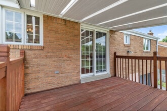 2054 Noblestown Rd in Pittsburgh, PA - Building Photo - Building Photo