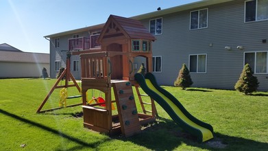 Grandview Pines in Tomah, WI - Building Photo - Building Photo