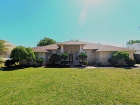 1822 Brooke Beach Dr in Navarre, FL - Building Photo