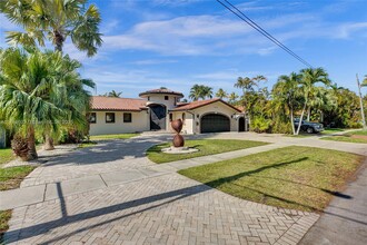 2075 Ixora Rd in North Miami, FL - Building Photo - Building Photo