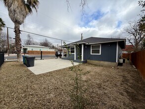 514 Martin Luther King Dr in San Antonio, TX - Building Photo - Building Photo
