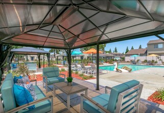 Union North Apartments in Manteca, CA - Building Photo - Interior Photo