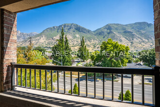 892 E 700 N in Provo, UT - Foto de edificio - Building Photo