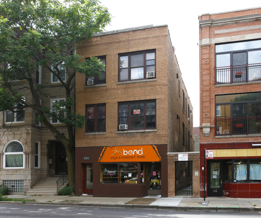 906 N Damen Ave in Chicago, IL - Building Photo