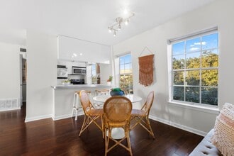 300 Crockett St, Unit 304 in Austin, TX - Building Photo - Building Photo