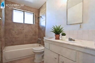 565 S Hobson, Unit 1 in Mesa, AZ - Building Photo - Building Photo