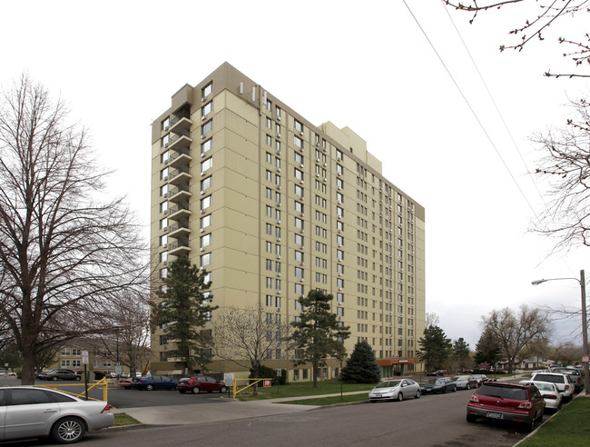 Francis Heights Senior Living Community in Denver, CO - Foto de edificio - Building Photo