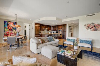 7181 E Camelback Rd in Scottsdale, AZ - Building Photo - Building Photo