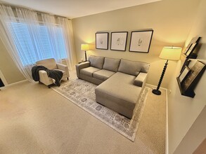 425 Spivak Drive in Schererville, IN - Foto de edificio - Building Photo