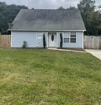 10323 Daisy Vestry Rd in Vancleave, MS - Building Photo