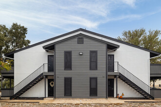 The WerX Apartments in San Antonio, TX - Building Photo - Building Photo