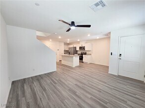 9459 Calm Strm Ave in Las Vegas, NV - Building Photo - Building Photo