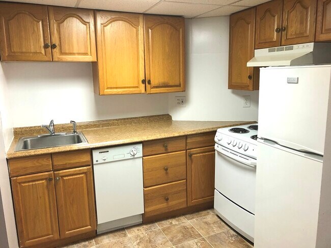479 Commonwealth Ave, Unit 306 in Boston, MA - Foto de edificio - Building Photo