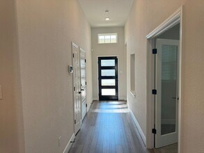 16622 Daylight Ln in Selma, TX - Building Photo - Building Photo