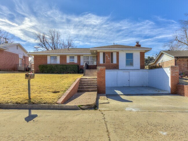 316 W Bass Ave in Yukon, OK - Building Photo - Building Photo