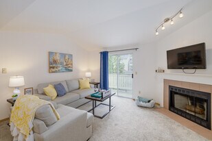 Canyon Springs in Lynnwood, WA - Building Photo