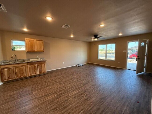 3423 E 3rd Pl in Lubbock, TX - Building Photo - Building Photo