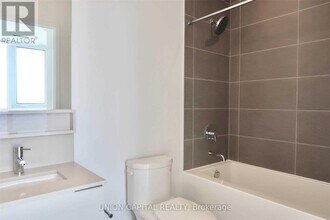 898-5898 Portage Pkwy in Vaughan, ON - Building Photo - Building Photo