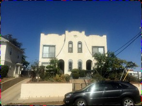 960 S Berendo St in Los Angeles, CA - Building Photo - Building Photo