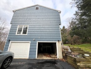 341 Old Zoar Rd in Monroe, CT - Building Photo - Building Photo