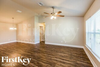 703 SW 13th Terrace in Cape Coral, FL - Foto de edificio - Building Photo