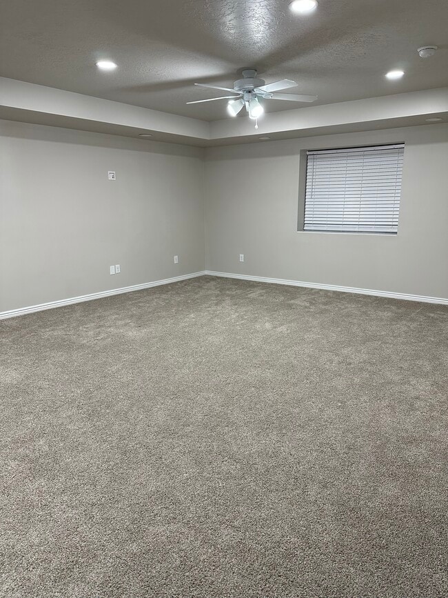 12339 S Black Foot St in Riverton, UT - Building Photo - Building Photo