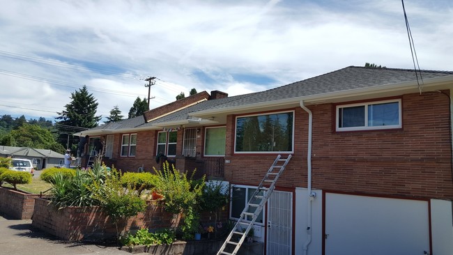 8128-8132 NE Beech St in Portland, OR - Building Photo - Primary Photo