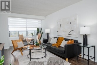 10 Muirhead Rd in Toronto, ON - Building Photo - Building Photo