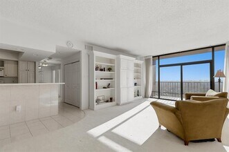 5200 Keller Springs Rd in Dallas, TX - Building Photo - Building Photo