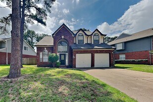 7918 Hidden Oaks Ln in Houston, TX - Building Photo