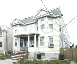 917-919 Roosevelt St in Elizabeth, NJ - Building Photo - Building Photo