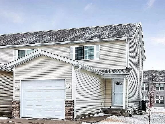 248 Alydar Dr in North Liberty, IA - Building Photo