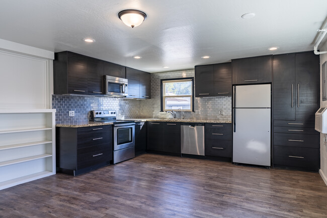 907 Flats in Carson City, NV - Building Photo - Interior Photo