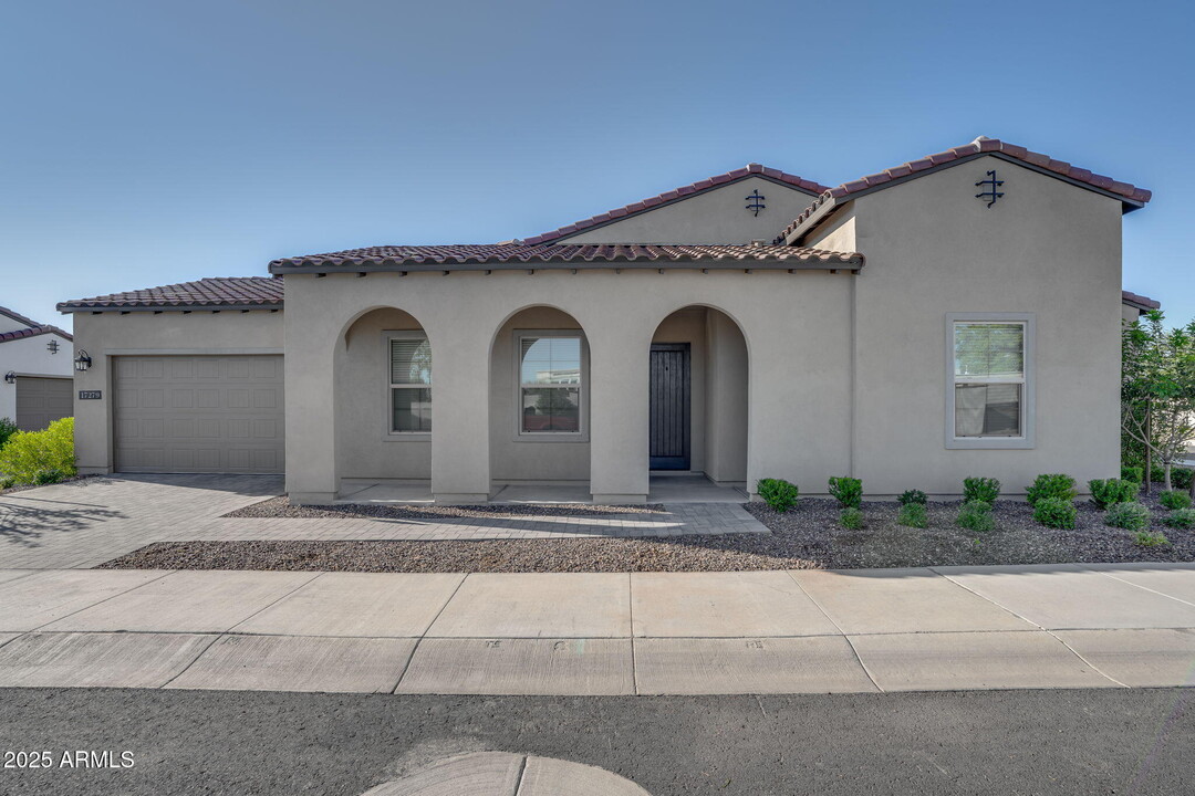 17279 W Dartmouth St in Surprise, AZ - Building Photo