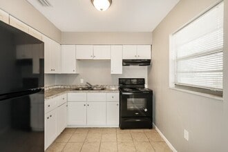 58 Marshall Ln in Frostproof, FL - Foto de edificio - Building Photo