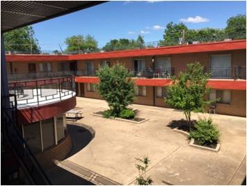 La Fonda Apartments in Enid, OK - Building Photo