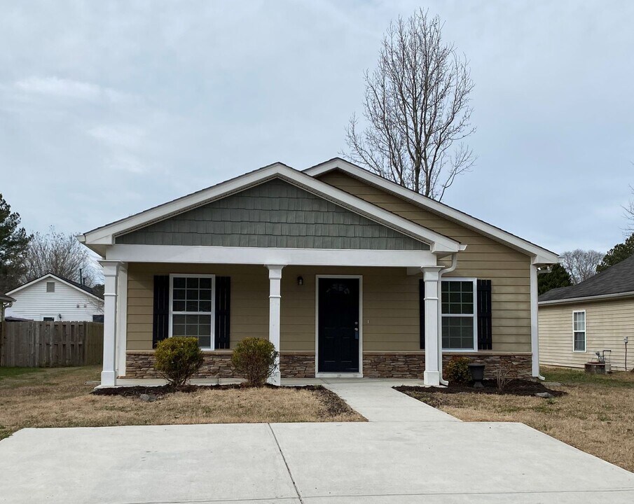 5669 Chrys St in Powder Springs, GA - Building Photo