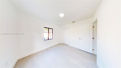 355 NE 111th St in Miami, FL - Building Photo - Building Photo