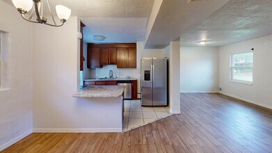 6926 Camelot Rd in Jacksonville, FL - Foto de edificio - Building Photo