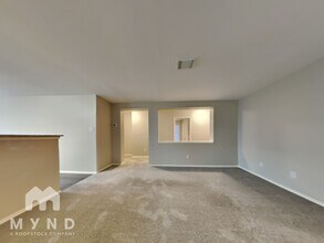 8135 Villandry Ln in Humble, TX - Foto de edificio - Building Photo