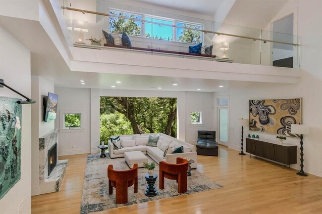 property at 4914 Rollingwood Dr