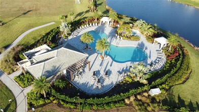 4233 Pond Brk Ct in Bradenton, FL - Foto de edificio - Building Photo