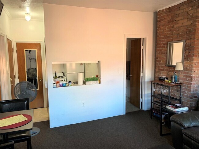 53 Hemenway St, Unit 9 in Boston, MA - Building Photo - Building Photo