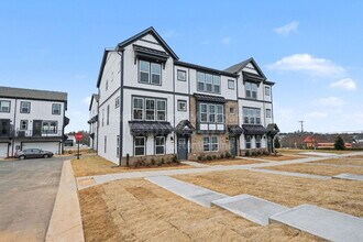 2007 Hawksworth in Charlotte, NC - Building Photo - Building Photo