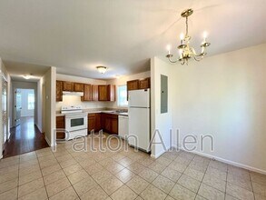 30 Branning St in Asheville, NC - Building Photo - Building Photo